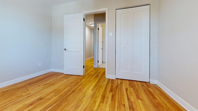 Photo de l'intérieur - 362 McArthur, 388- 390 Irwin Miller