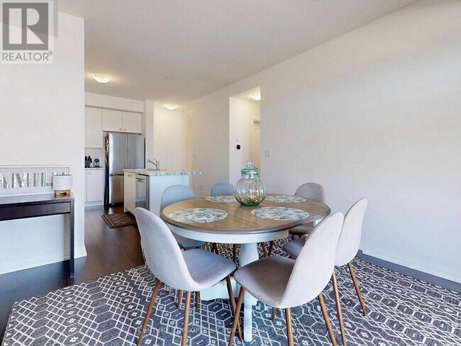 Photo du bâtiment - 19 Central Mkt Dr