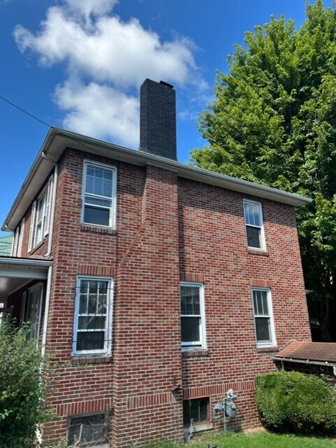Foto del edificio - 328 Tazewell Ave