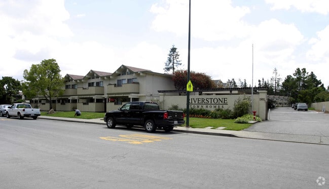 Building Photo - Riverstone Townhomes