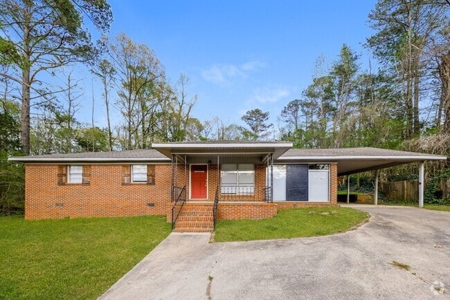 Building Photo - 6655 Goodwin Rd