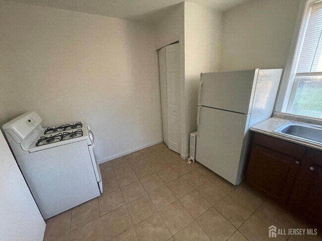 Foto del edificio - 577 Rahway Ave