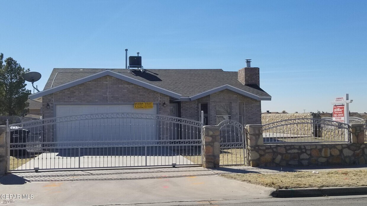 15300 S Kenazo Ave, Horizon City, TX 79928 House Rental in Horizon