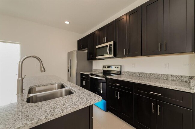 Foto del edificio - 416 Lark Ct