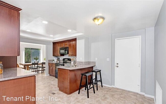Building Photo - 4 br, 2.5 bath House - 6672 Reservoir Ln