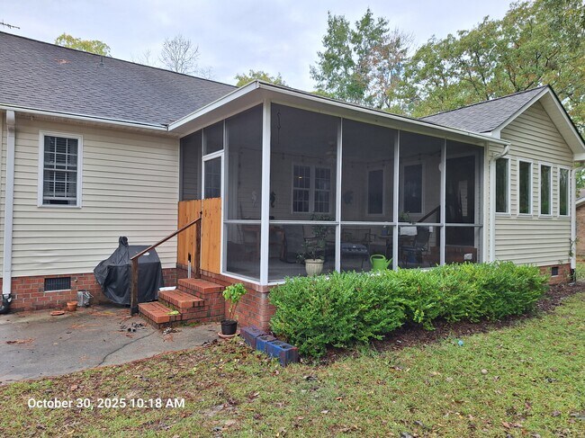 Foto del edificio - 6313 Cardinal Dr