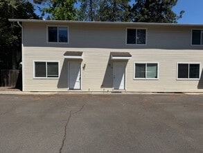 Building Photo - 600 W 1st St