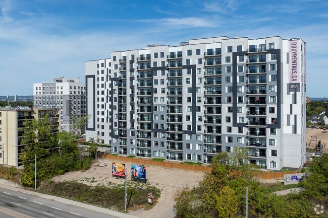 Building Photo - ROXY