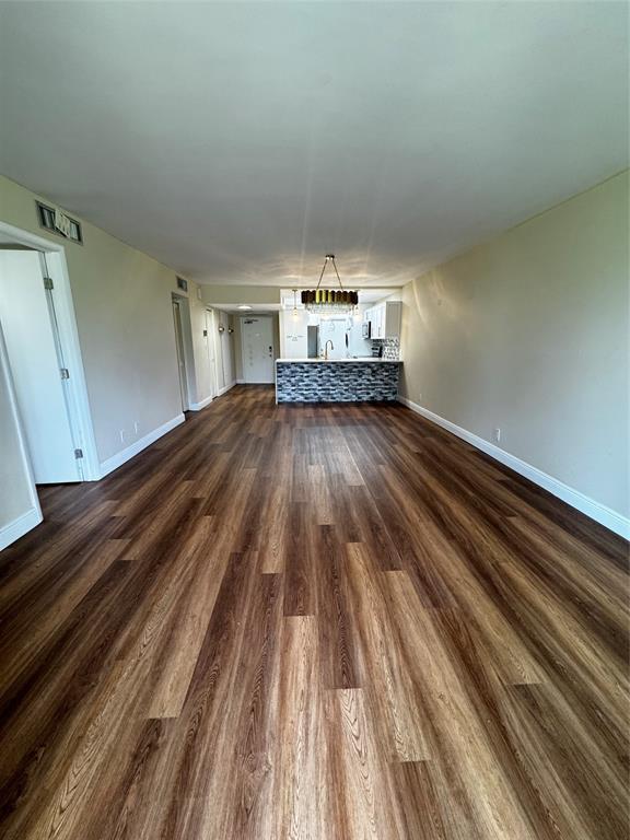 Building Photo - 3151 S Palm Aire Dr