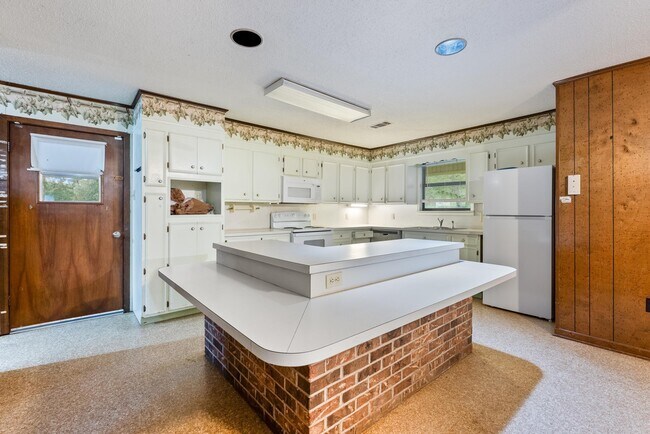 Foto del edificio - 3500 Irwin Rd