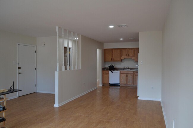 Foto del edificio - 9309 Ventnor Ave