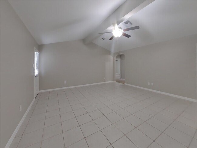 Building Photo - 328 Summer Horse Dr