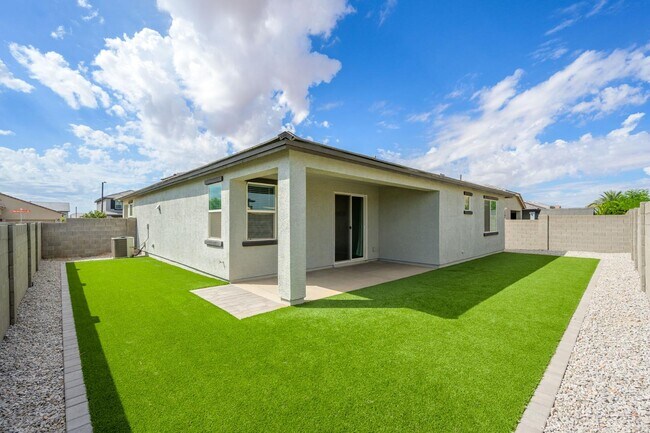 Building Photo - 17716 W Villa Hermosa Ln