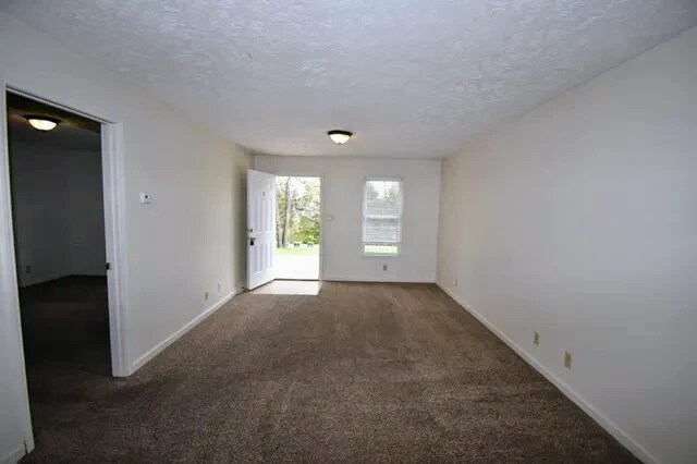 Foto del edificio - 178 Hadley Dr