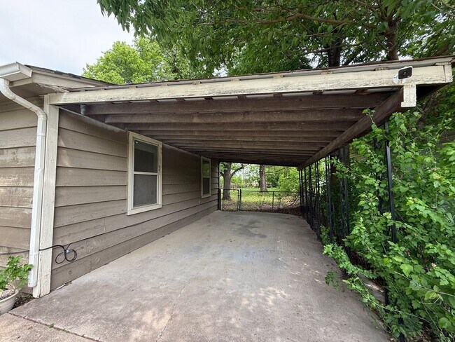 Foto del edificio - Kellysville 2 bedroom Plenty of Parking, Large fenced yard