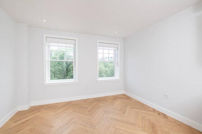 Foto del edificio - 12 Commonwealth Ave