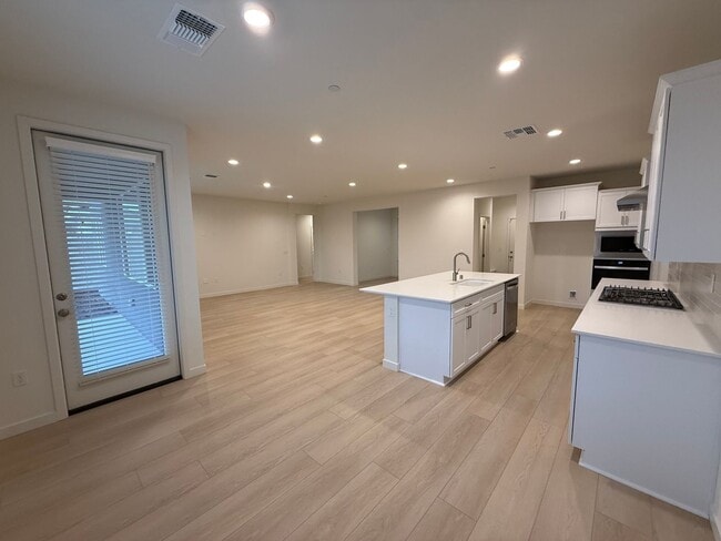 Foto del edificio - Beautiful New Build!