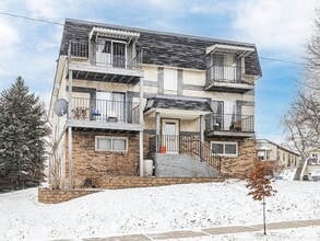 Building Photo - 5130 Hiawatha Ave