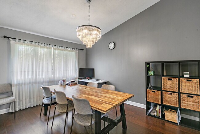 Foto del edificio - 121 Millis Ln