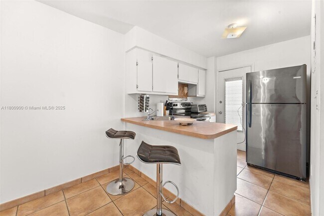 Foto del edificio - 1614 West Ave