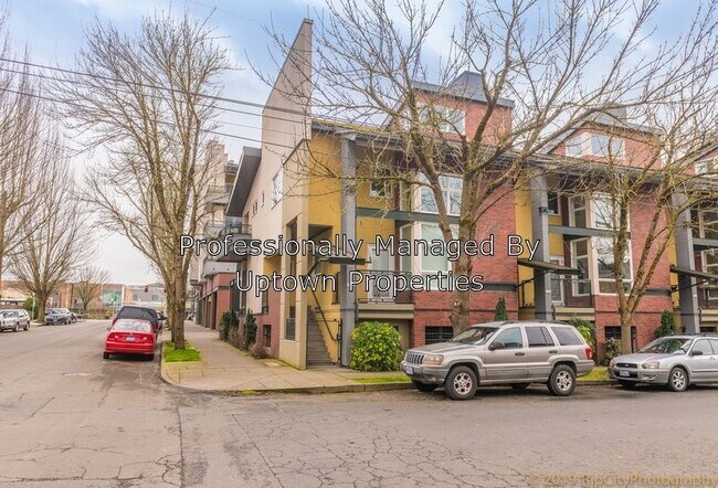 Building Photo - 1132 NE Schuyler St