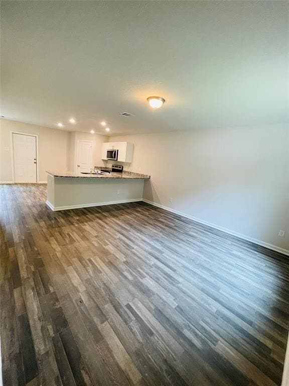 Building Photo - 203 Big Oak
