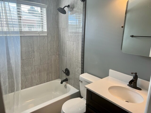 Building Photo - 3098 Huntington Dr