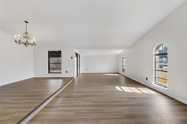 Foto del edificio - 3021 Pinewood Dr