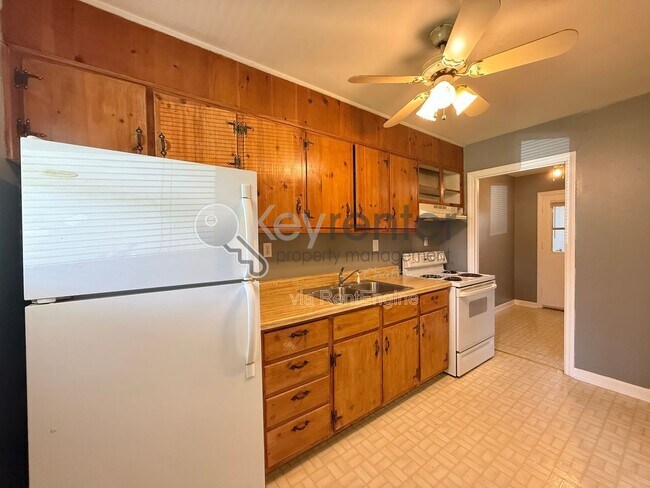 Foto del edificio - 221 Robert E Lee St