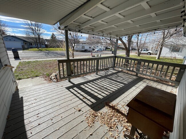 Building Photo - 1109 Cardinal Dr