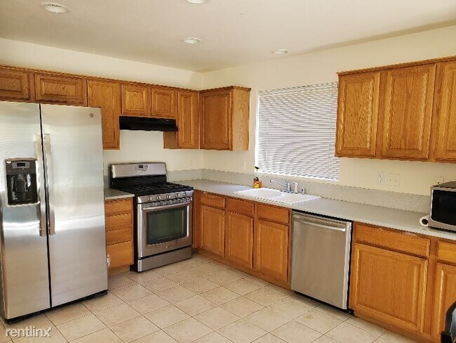 Building Photo - 6 br, 3 bath House - 3474 Sweet Pea Way