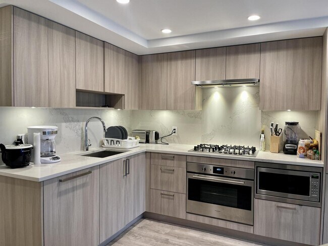 Photo du bâtiment - 13350 Central Ave