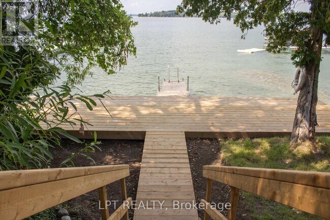 Building Photo - 919 Lake Dr N
