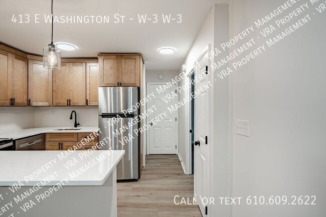 Building Photo - 413 E Washington St