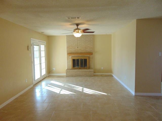 Foto del edificio - 2114 E Park Row Dr