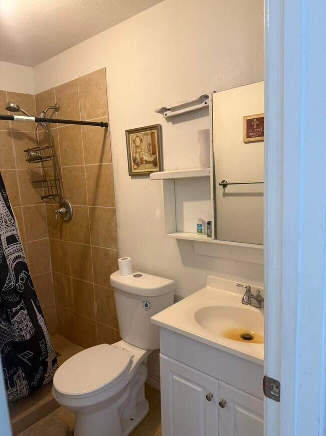 Foto del edificio - 6131 Fenske Ln