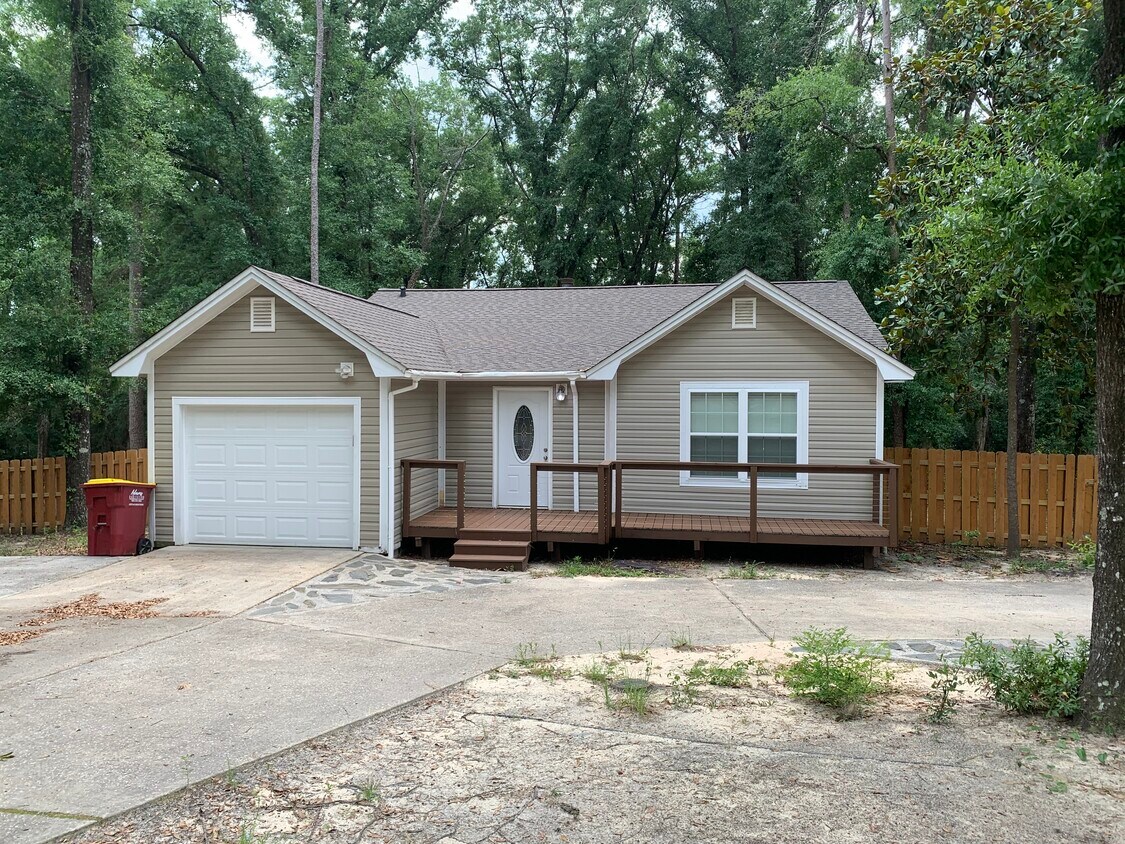 Foto principal - 255 Oakview Pl