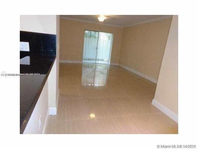 Building Photo - 1281 SW 46th Ave