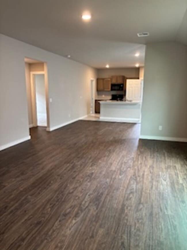 Building Photo - BRAND NEW HOME!