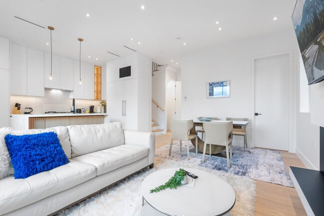Photo du bâtiment - 4084 W 10th Ave