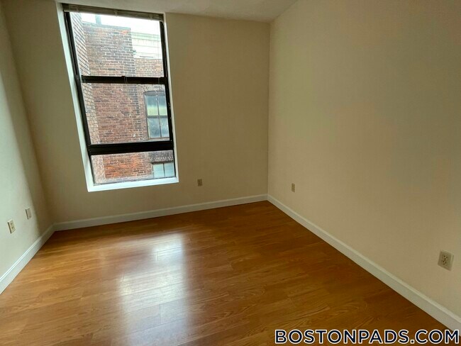 Building Photo - 81 Essex St