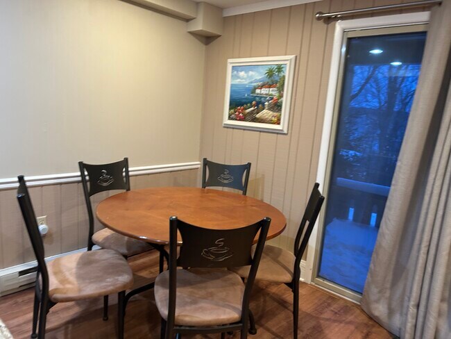 Foto del edificio - 8154 Summit Wy