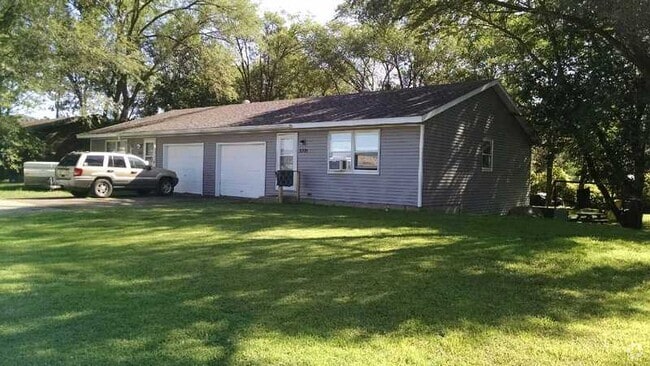 Building Photo - 3319 Miller St