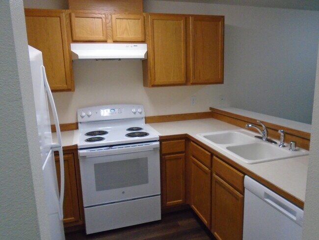 Building Photo - 423 10th St SW