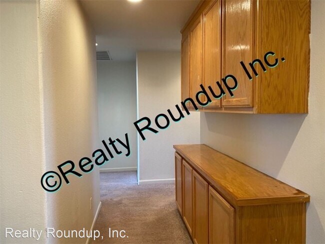 Building Photo - 5 br, 3 bath House - 5265 Agapanthus Ct.