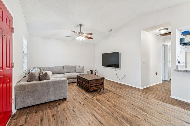 Foto del edificio - 2101 W Cherry St