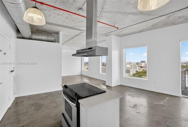 Foto del edificio - 10 SW South River Dr