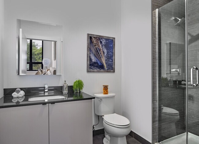 Building Photo - 79 Maple St