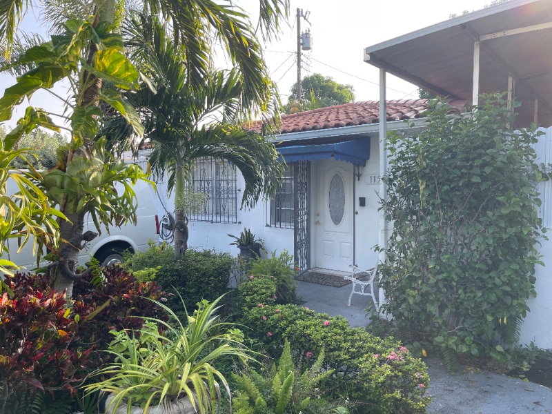Primary Photo - 1151 SW 24th Ave