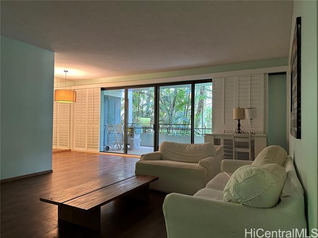 Primary Photo - 4999 Kahala Ave